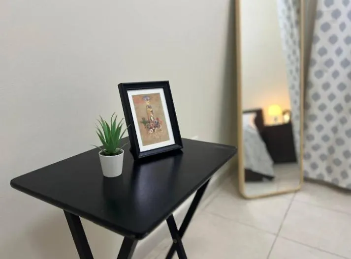 Decent Room With Balcony Near Mall Of The Emirates Dubai 0*,  Förenade Arabemiraten
