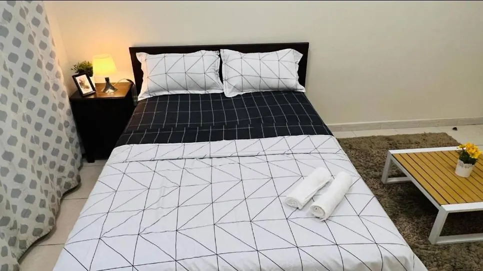 Decent Room With Balcony Near Mall Of The Emirates Dubai Förenade Arabemiraten